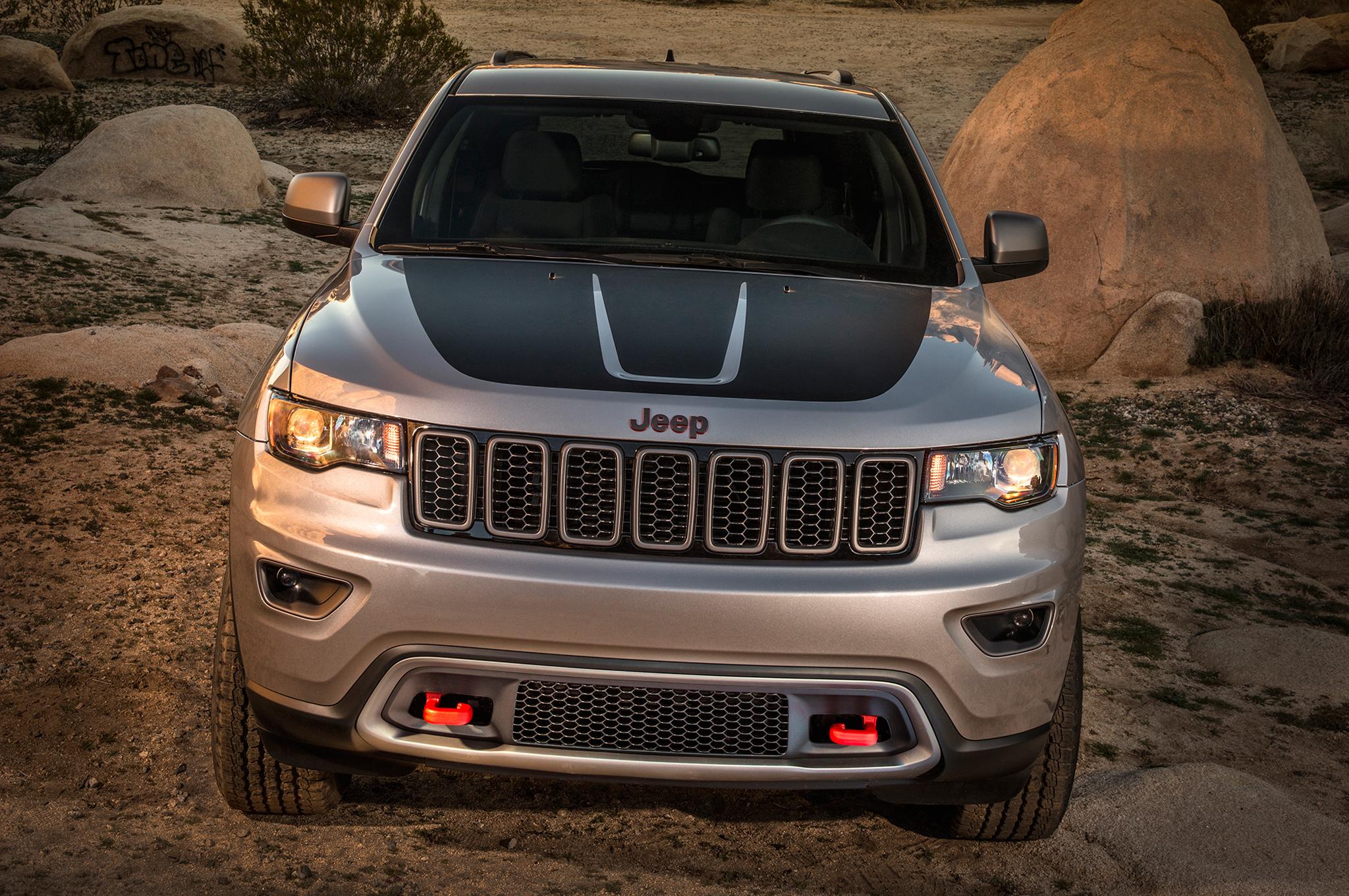 2017-Jeep-Grand-Cherokee-Trailhawk-front-end.jpg