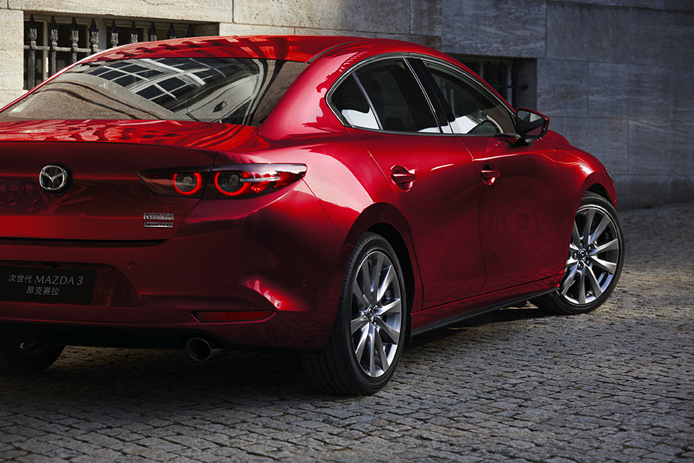 2018_Mazda3_改色_01.jpg